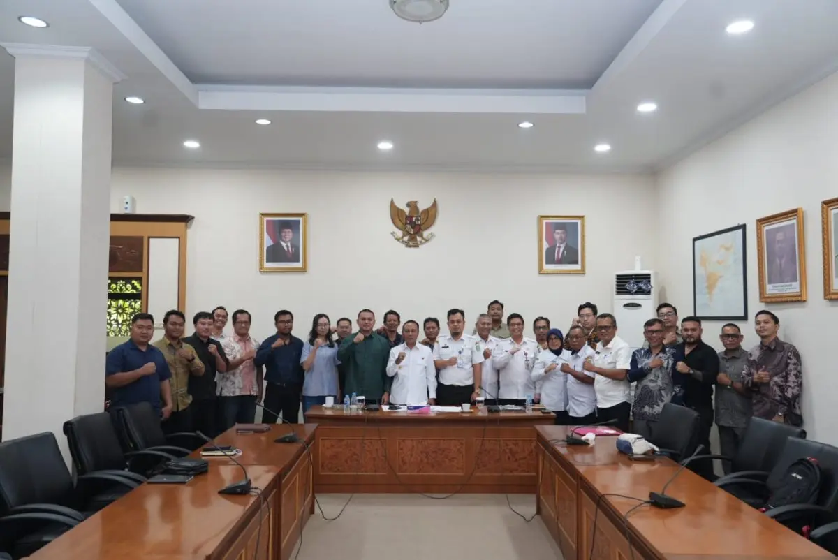 Wagub Krisantus Sampaikan Jawaban Pemprov Kalbar Atas Pemandangan Umum Fraksi DPRD Terhadap Raperda Perubahan APBD 2026