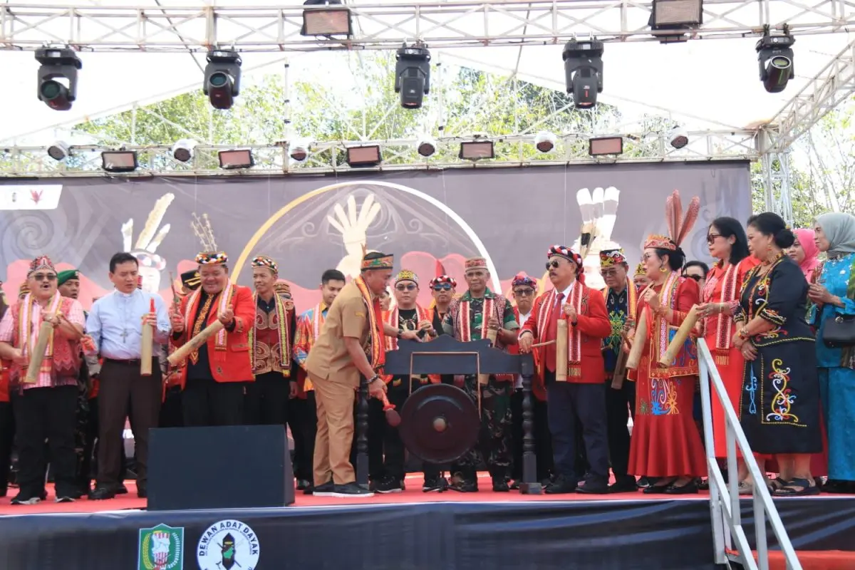 Wagub Krisantus: Gawai Dayak Wujudkan Eksistensi Masyarakat Adat Di Tengah Arus Globalisasi