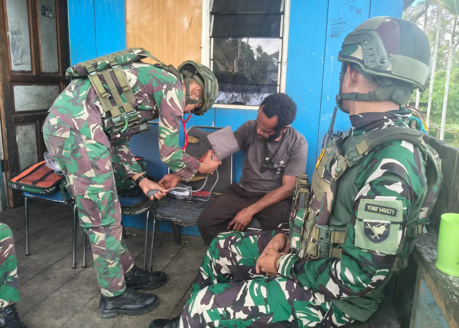 Bangun Kepercayaan dan Sinergitas, Satgas Pamtas Yonif 645/GTY Gelar Pelayanan Kesehatan di Kobakma