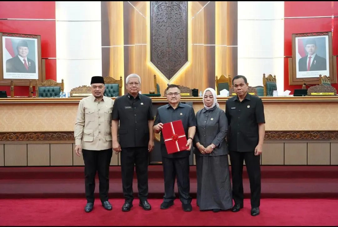 Sekda Harisson Hadiri Paripurna DPRD: Pemprov Kalbar Tegaskan Komitmen Tata Kelola Akuntabel Dan Penguatan Fiskal Daerah