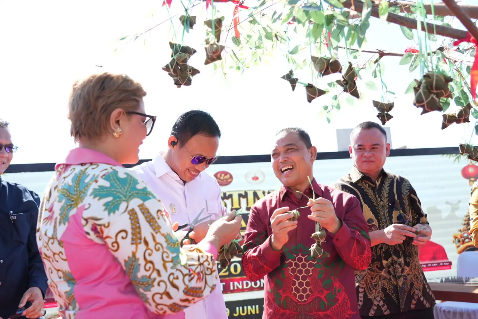 Gubernur Ria Norsan Resmi Buka Festival Bakcang Pontianak 2026, Ajak Masyarakat Lestarikan Budaya