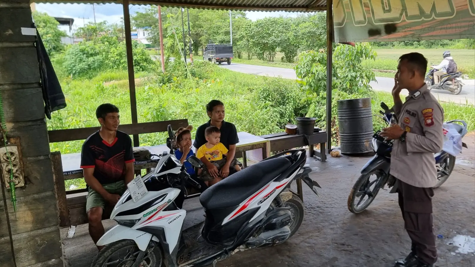 Patroli Siang, Personel Polsek Menjalin Ajak Warga Desa Menjalin Jaga Kamtibmas