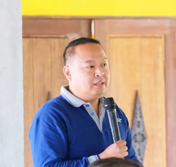 Bantu Kurangi Beban Penanganan Sampah, DLH Sekadau Trima 2 Unit Bak Sampah Dari CSR Alfamart