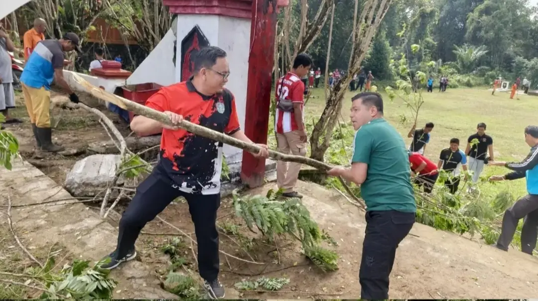 Wabup Landak Pimpin Kerja Bakti Jumat Bersih Jelang Hari Pahlawan