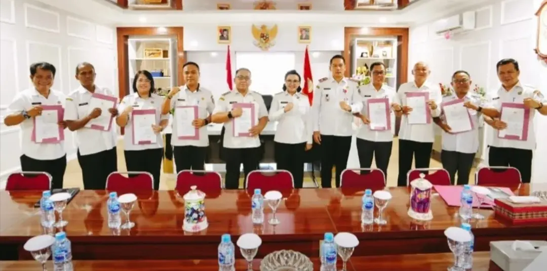 Bupati Landak Serahkan SK Pelaksana Tugas Kepada Sembilan OPD