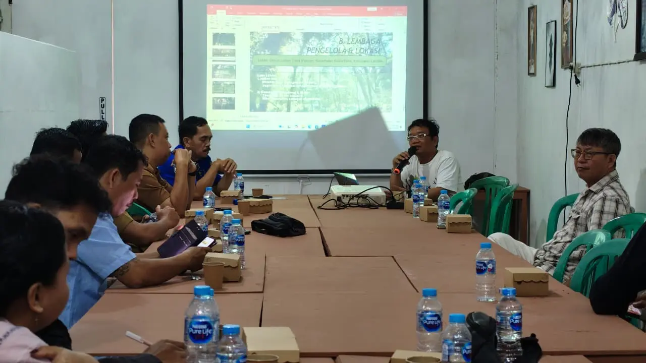 Bangun Kesadaran Peduli Alam, Jurnalis Landak Didukung KPH Persiapkan Penanaman Pohon Endemik dan Buah di Sekolah Alam desa Nyayum