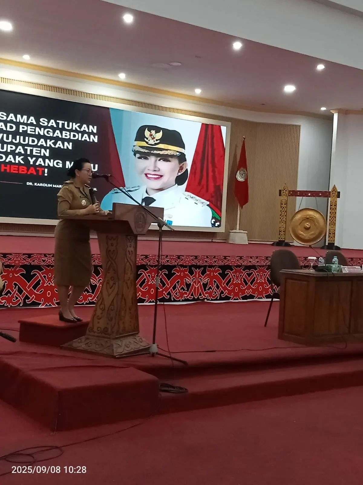 Bupati Karolin Tekankan Profesionalisme dan Jiwa Pelayanan bagi CPNS Landak