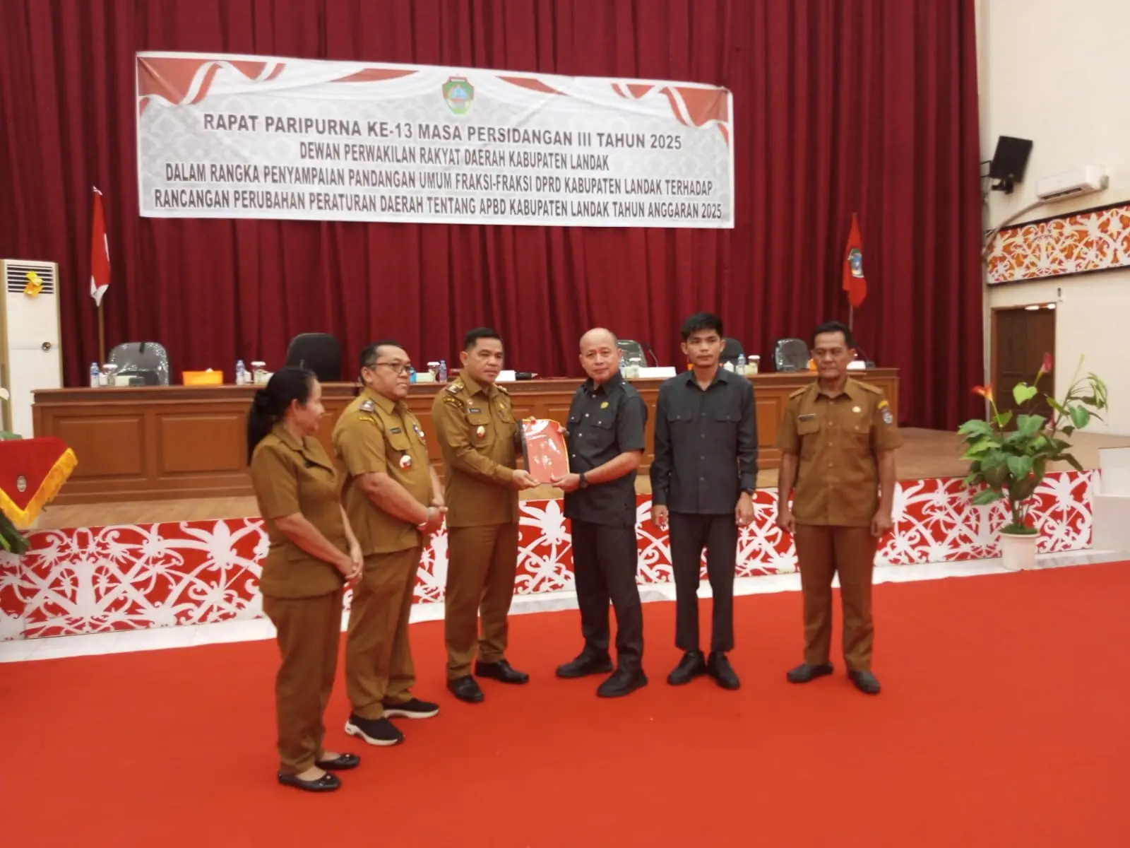 DPRD Landak Sepakati Lanjutan Pembahasan Perubahan APBD 2025, Wabup Erani: Meski Anggaran Dipangkas Pembangunan Tetap Berjalan