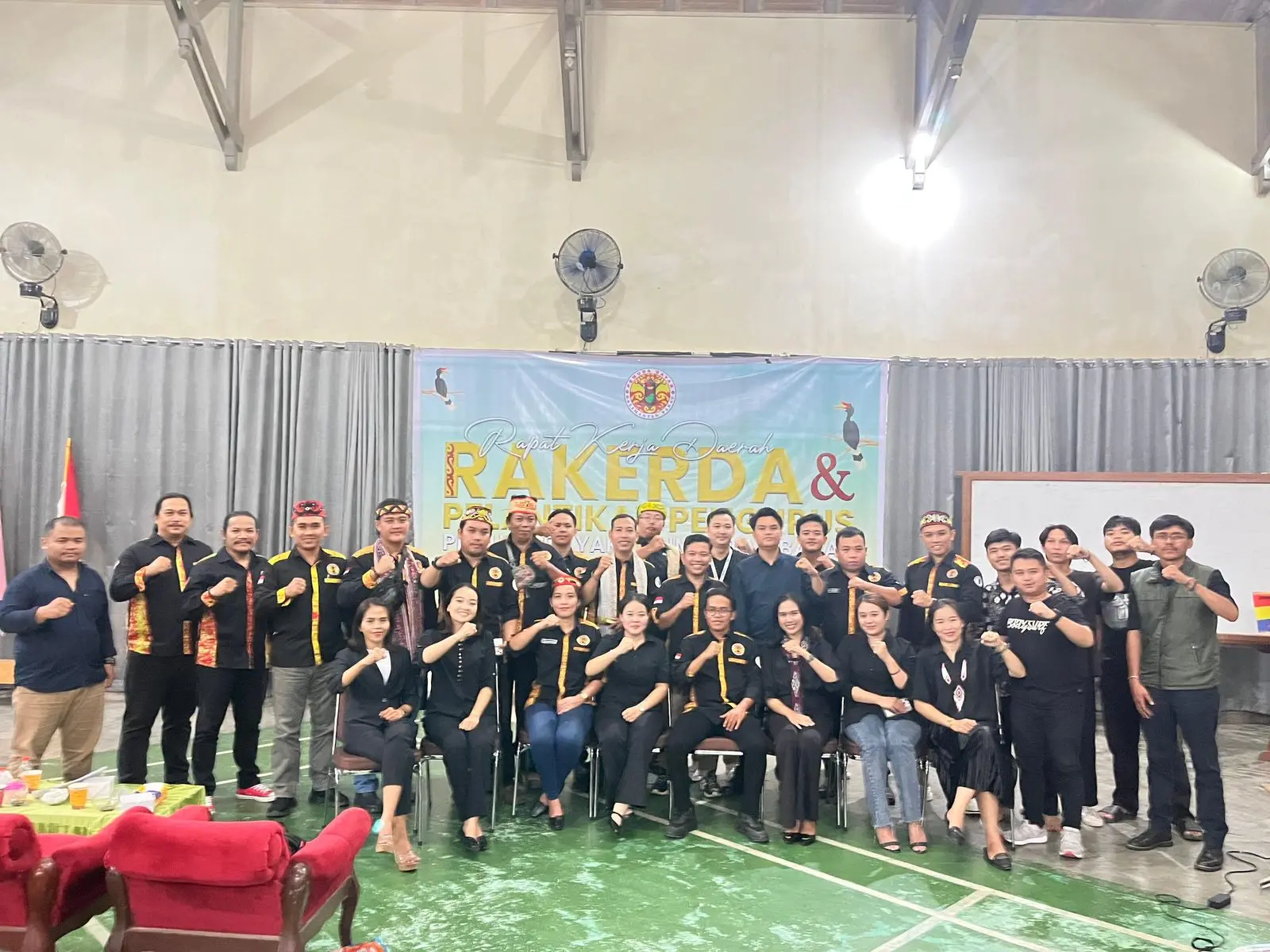 Pemuda Dayak Kalbar Apresiasi Tegasnya Sikap Lasarus Tolak Transmigrasi dah Desak Menteri Transmigrasi Hapus Tautan Pendaftaran Tujuan Kalimantan Barat.