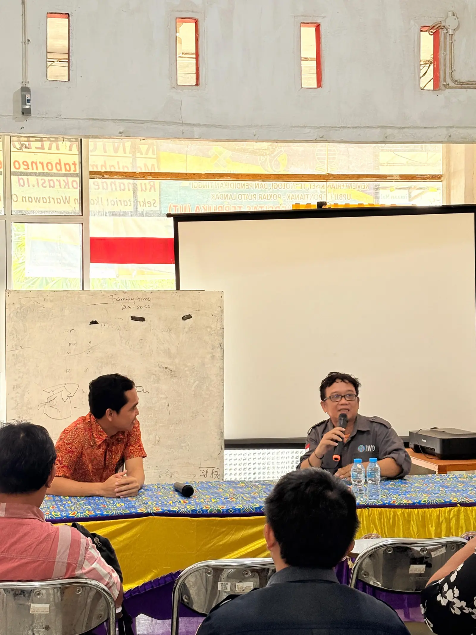 KPUD Landak Kunjungi Sekretariat Ikatan Wartawan Landak Dalam Rangka Koordinasi dan Apresiasi