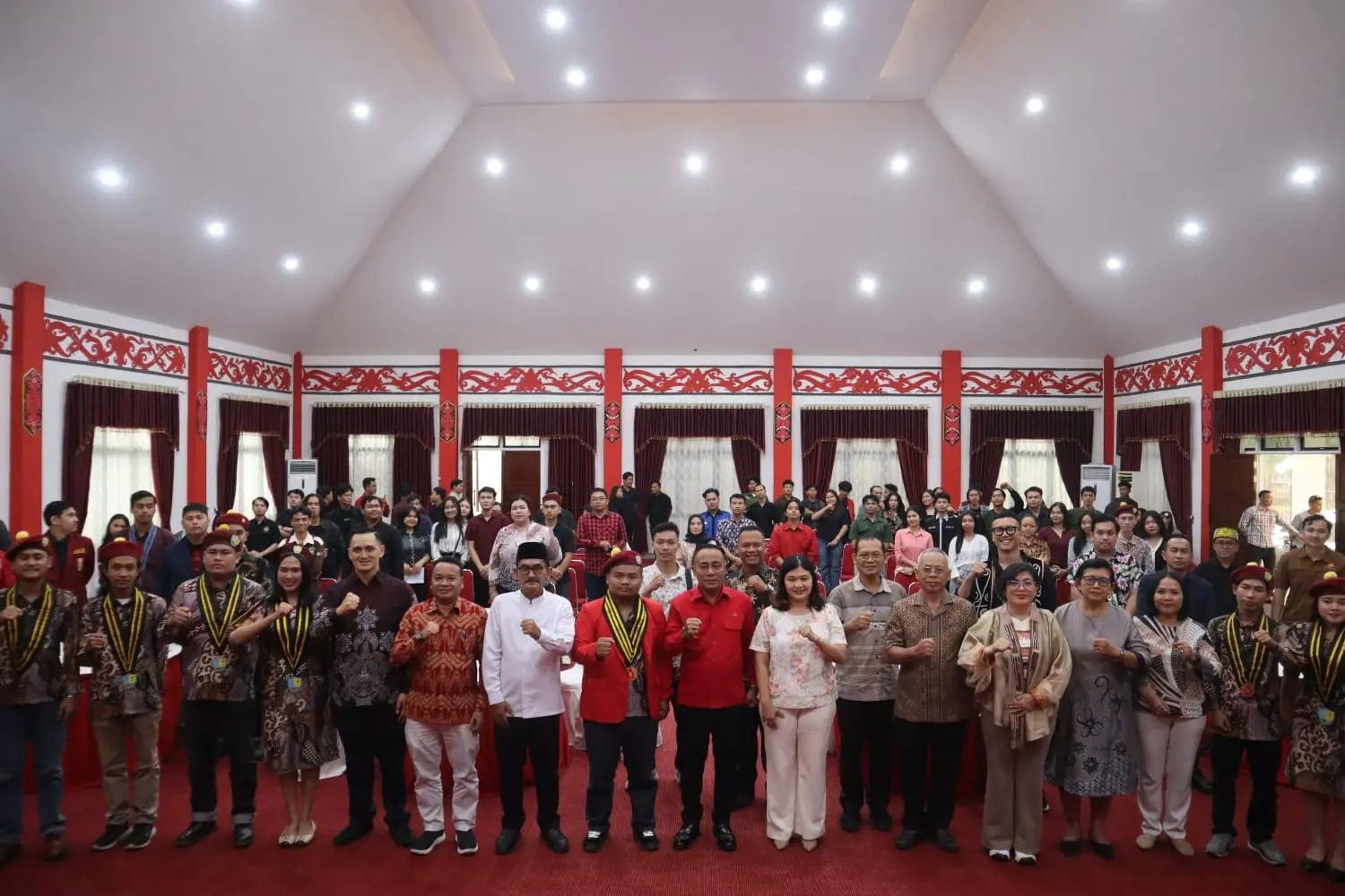 WAGUB KRISANTUS LANTIK KEPENGURUSAN PMKRI PONTIANAK, TEGASKAN PENTINGNYA LITERASI, DALAM MEMBENTUK SDM UNGGUL