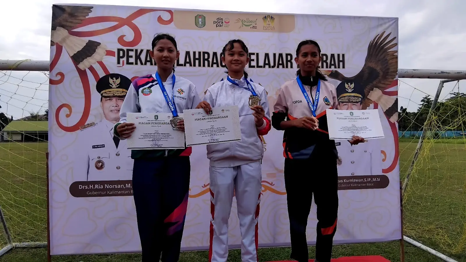 Bupati Karolin Apresiasi Kontingen Landak Berhasil Raih Posisi 4 Pada POPDA Kalbar 2025