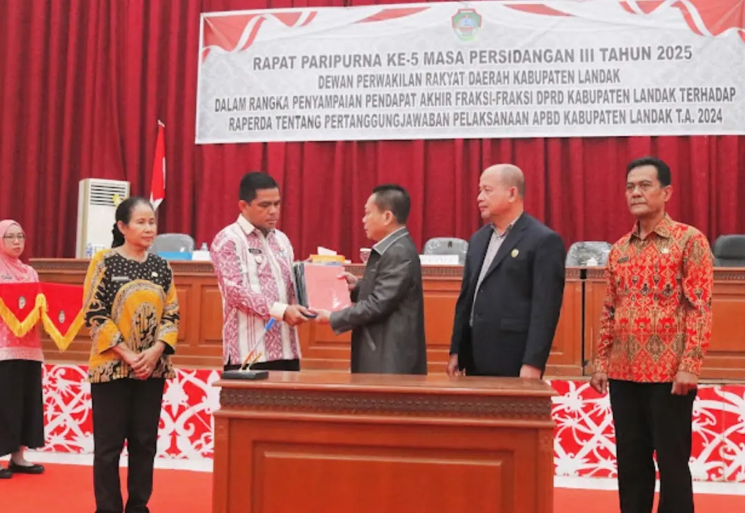 7 Fraksi DPRD Landak Sepakat Menyetujui Raperda Pertanggungjawaban Pelaksanaan APBD 2024