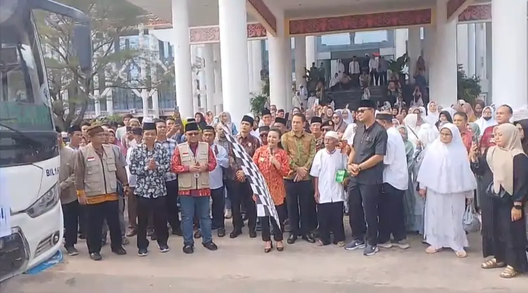 53 Jamaah Haji Asal Kabupaten Landak Resmi Dilepas oleh Bupati Landak